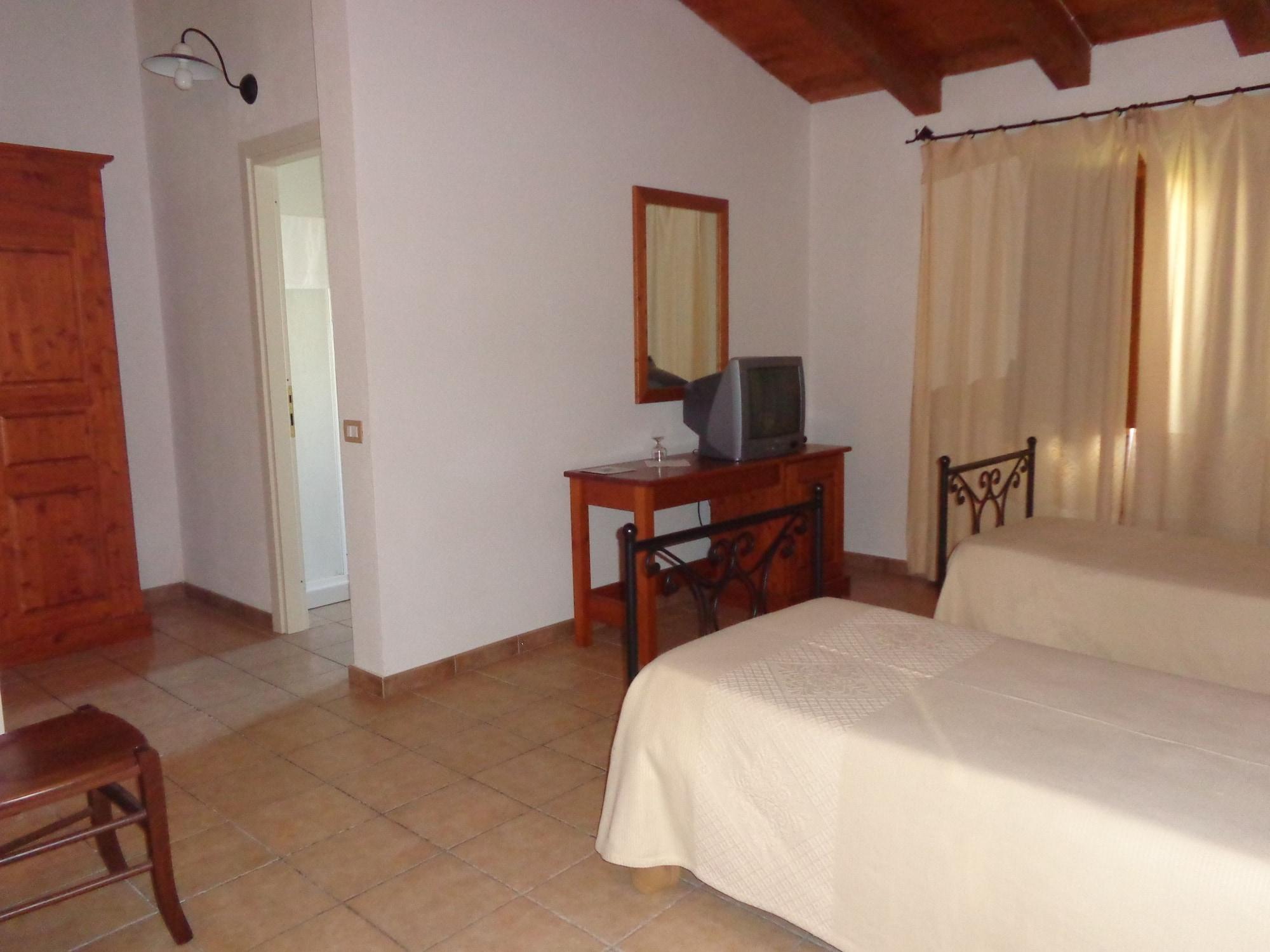 Hotel Su Baione Abbasanta Dış mekan fotoğraf