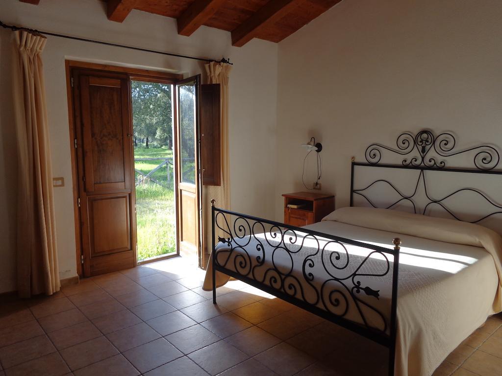 Hotel Su Baione Abbasanta Oda fotoğraf